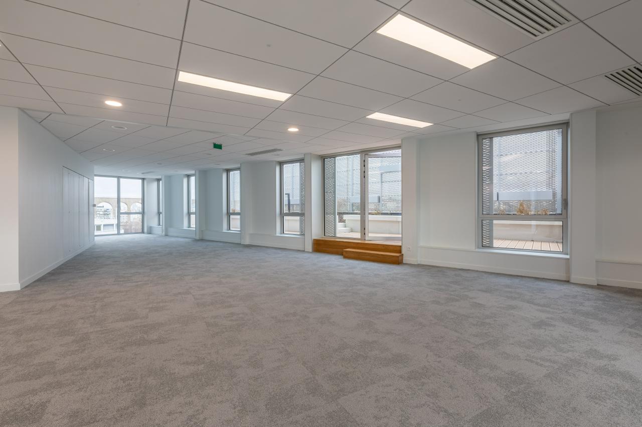 Bureau Cachan 2130m² Location bureau Cachan Val-de-Marne OLBUR2200196 3